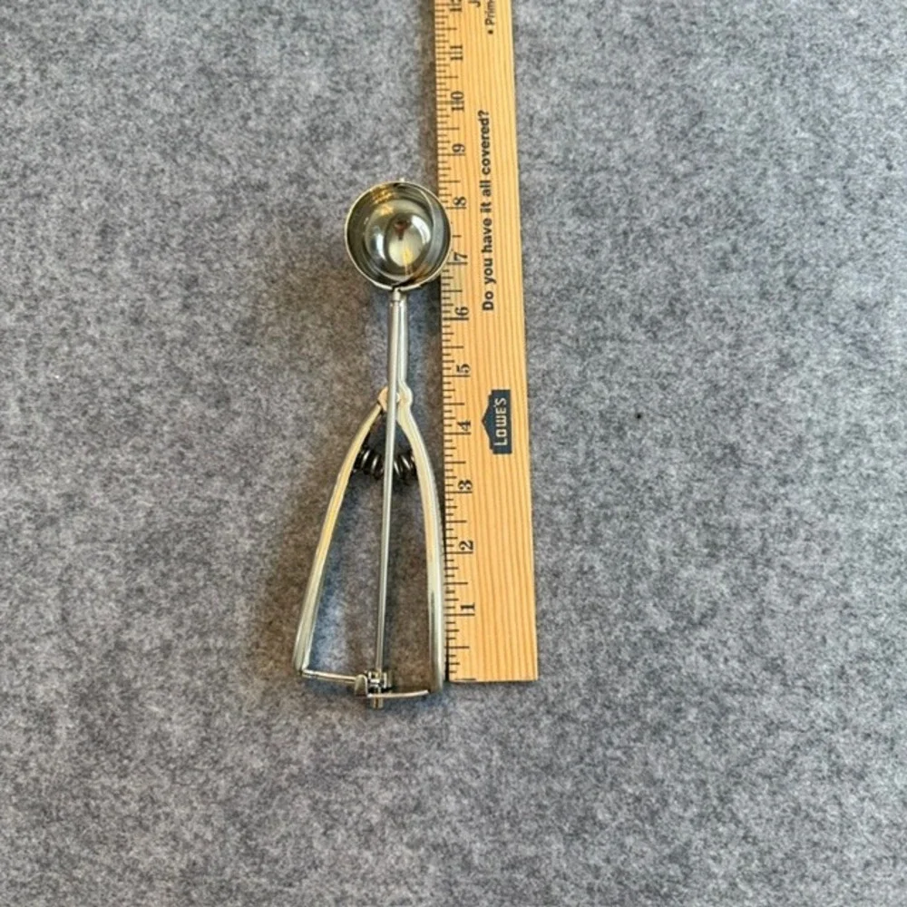 Vintage Pampered  Chef Cookie Scoop Small Silver Squeeze Handle Stainless